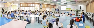 深圳少年儿童图书馆志愿者进学校给孩子们开展讲座。