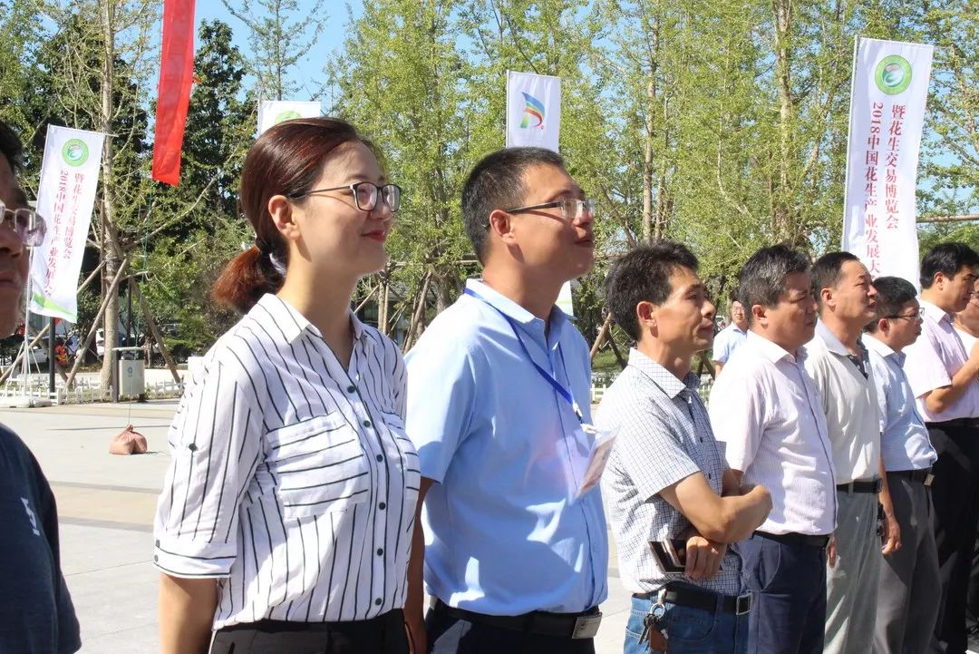【齐鲁之志】团平度市委组织志愿者服务中国花生产业发展大会
